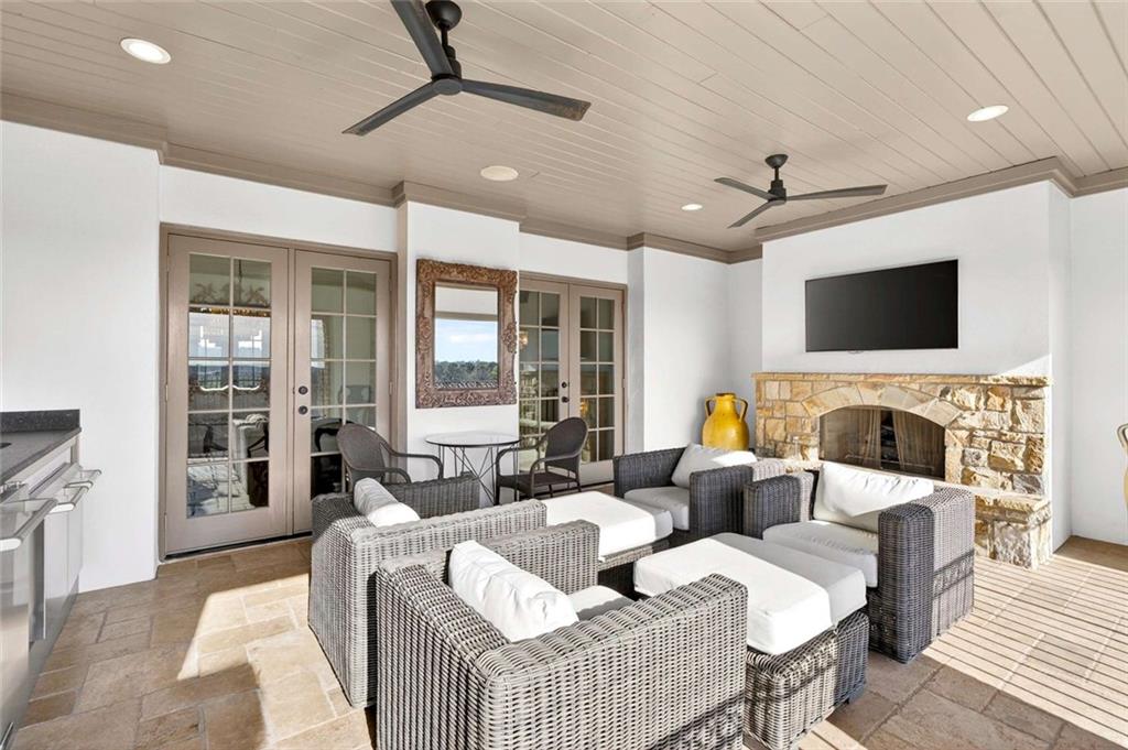 2832 Paces Lookout Lane SE