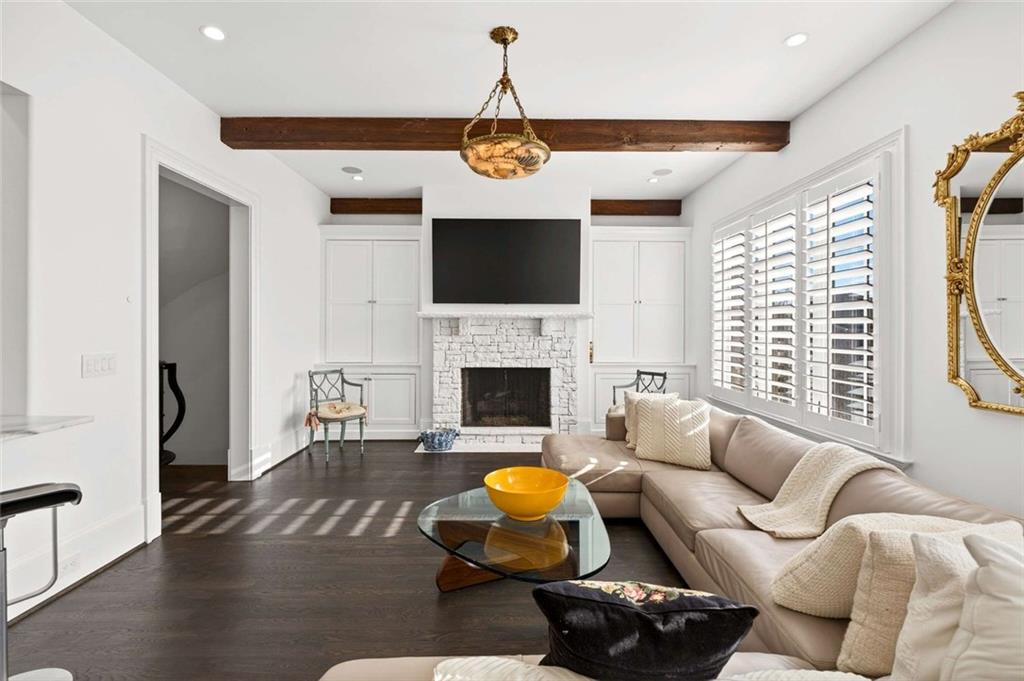 2832 Paces Lookout Lane SE