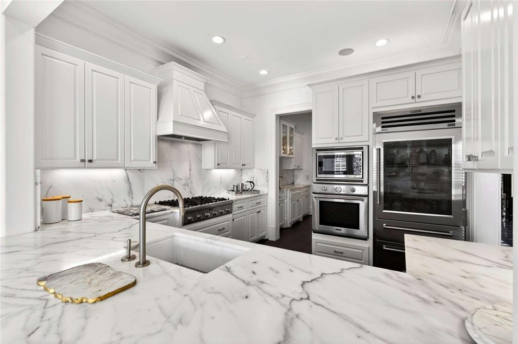 2832 Paces Lookout Lane SE