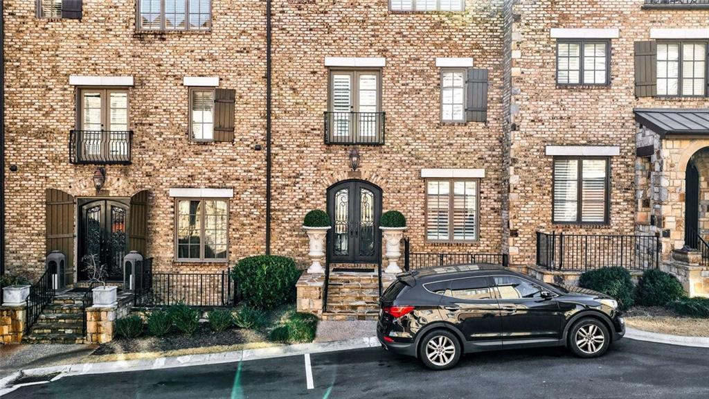 2832 Paces Lookout Lane SE