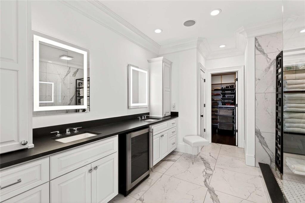 2832 Paces Lookout Lane SE