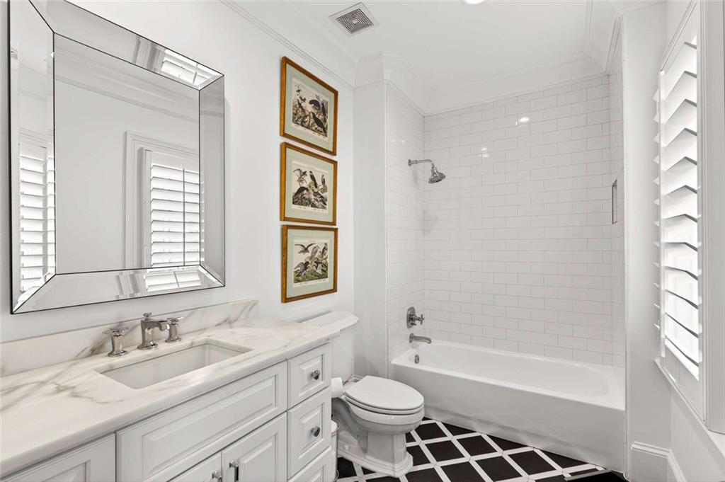 2832 Paces Lookout Lane SE