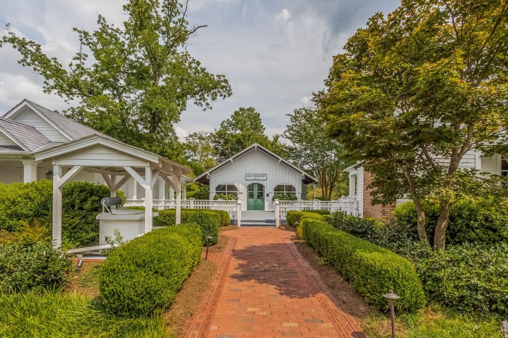 3446 Cochise Drive SE