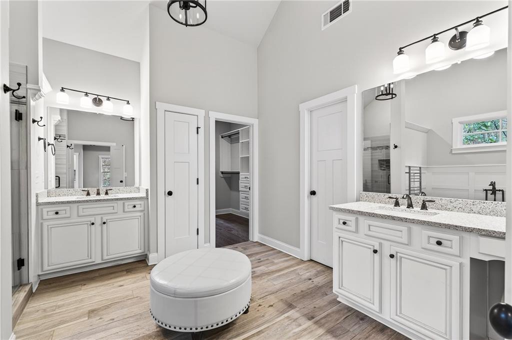 3446 Cochise Drive SE