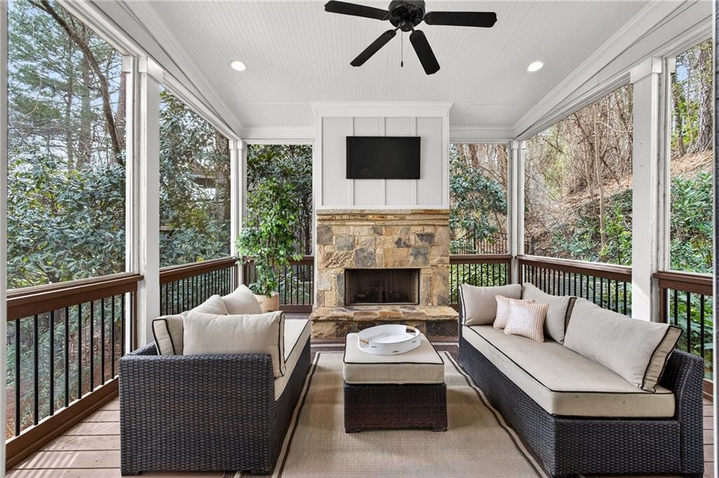 3446 Cochise Drive SE