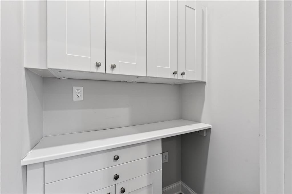 3446 Cochise Drive SE