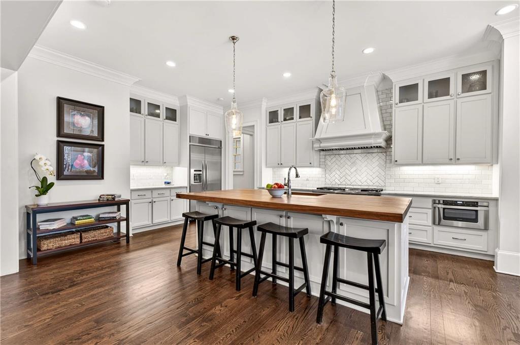 2976 Sequoyah Drive NW