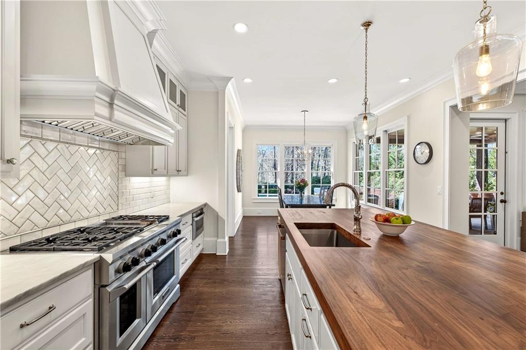 2976 Sequoyah Drive NW