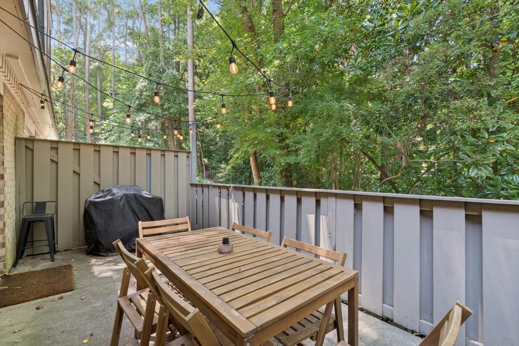 140 Amherst Place NW