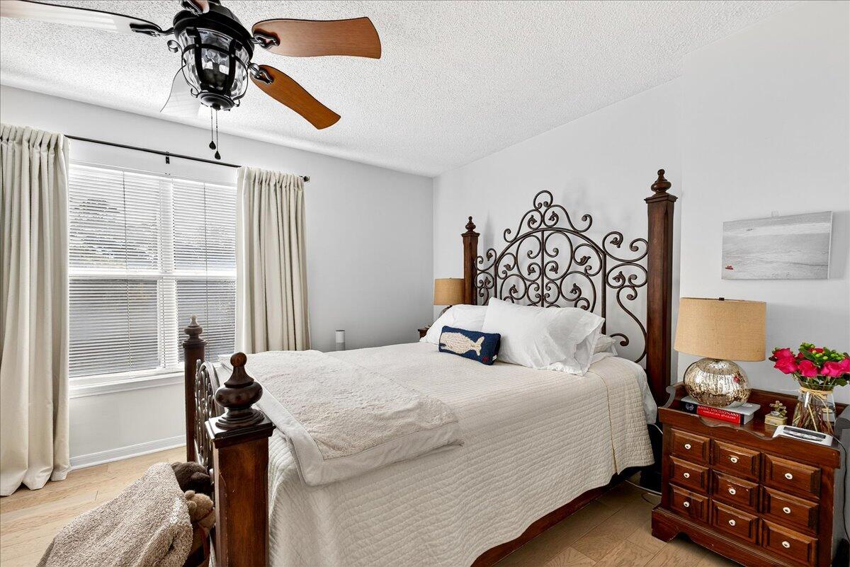 2011 N Hwy 17 # I Unit: 1100 I