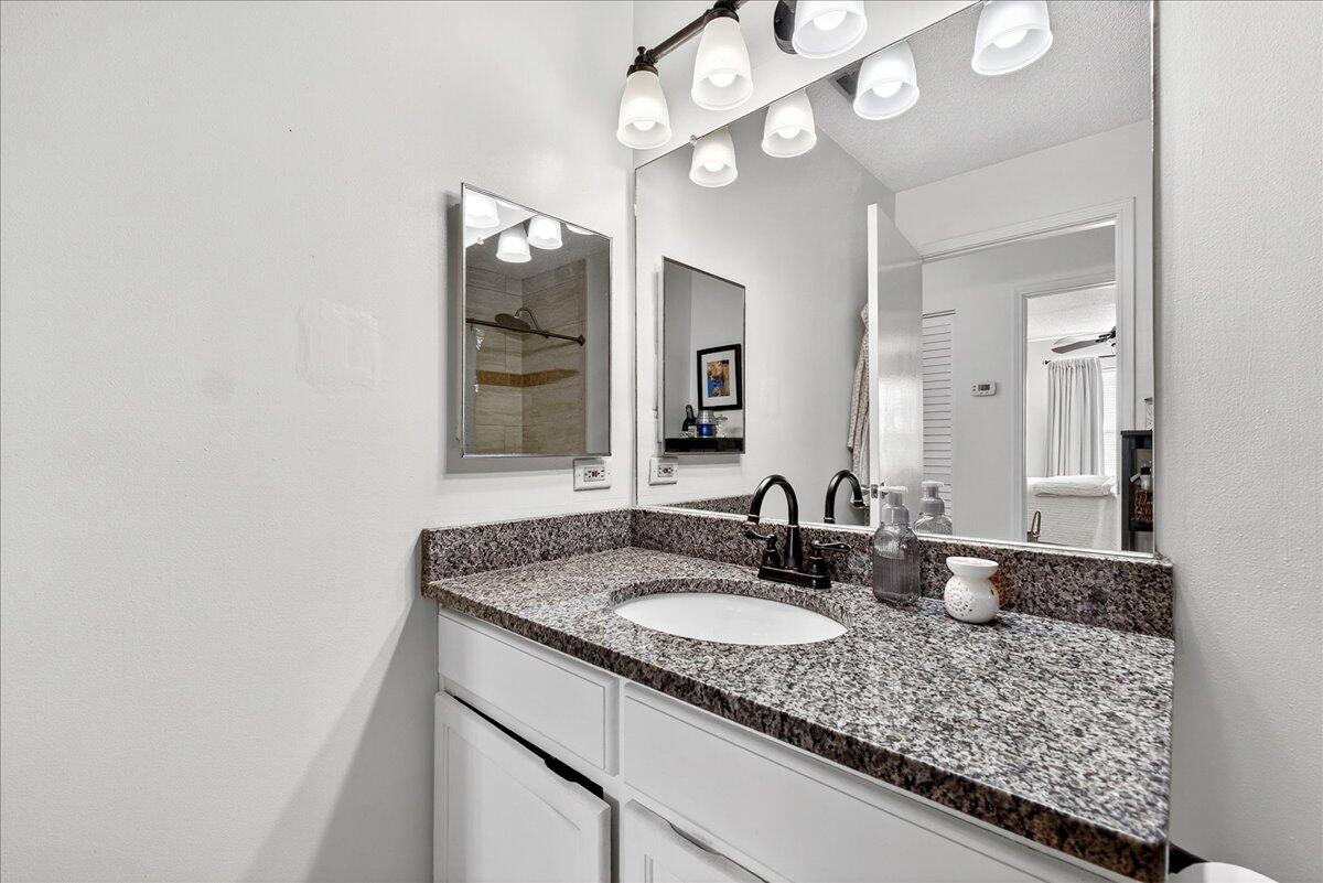 2011 N Hwy 17 # I Unit: 1100 I