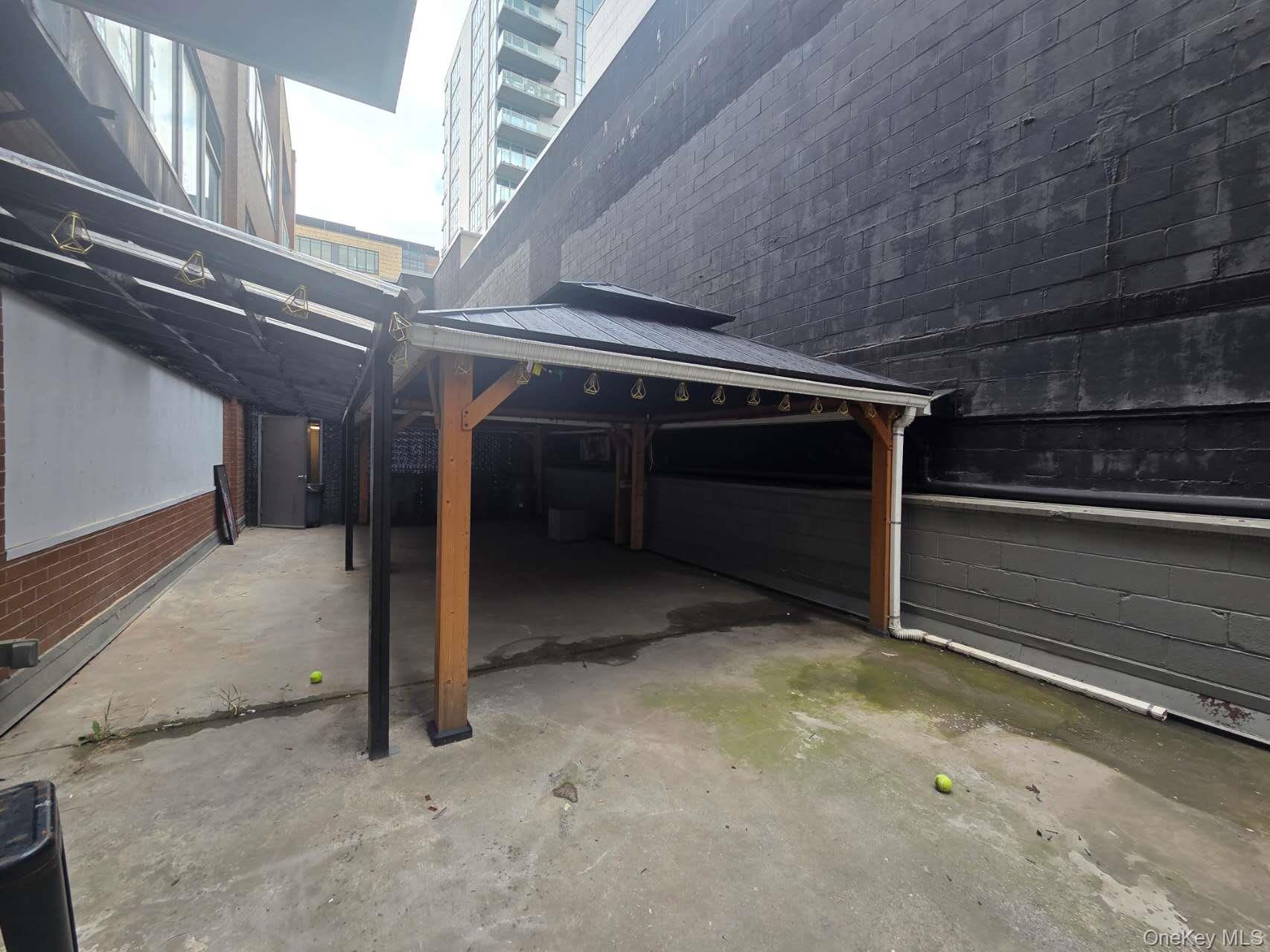 3720 Prince Street Unit: 1G