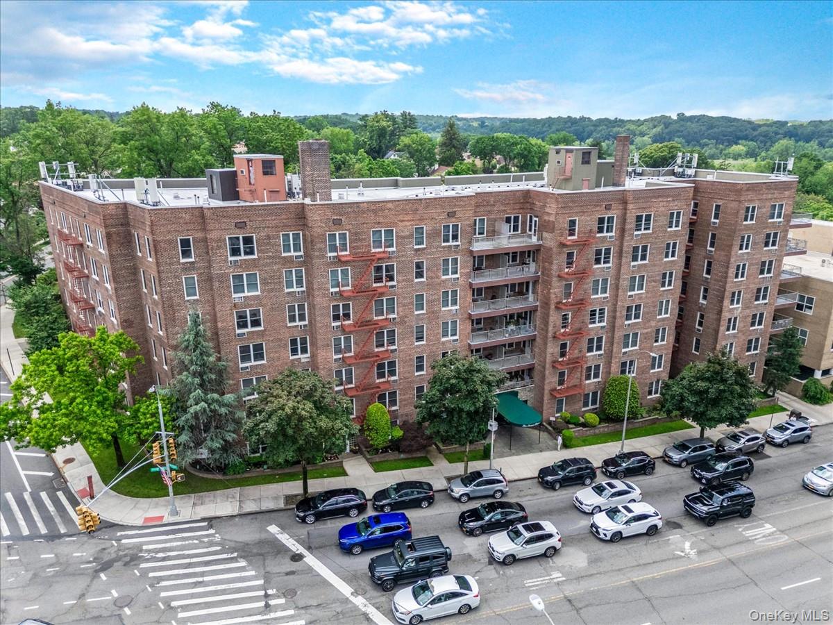 241-20 Northern Boulevard Unit: 6J