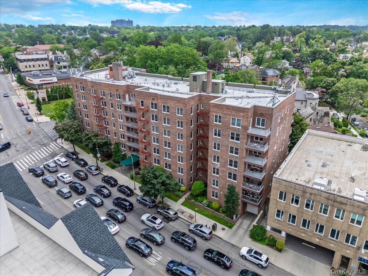 241-20 Northern Boulevard Unit: 6J