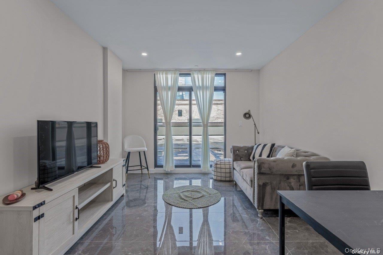 43-30 52 Street Unit: 2A