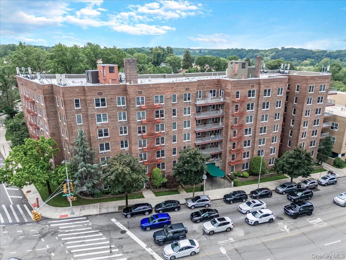 241-20 Northern Boulevard Unit: 6M