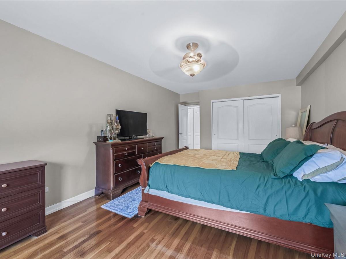 241-20 Northern Boulevard Unit: 6M