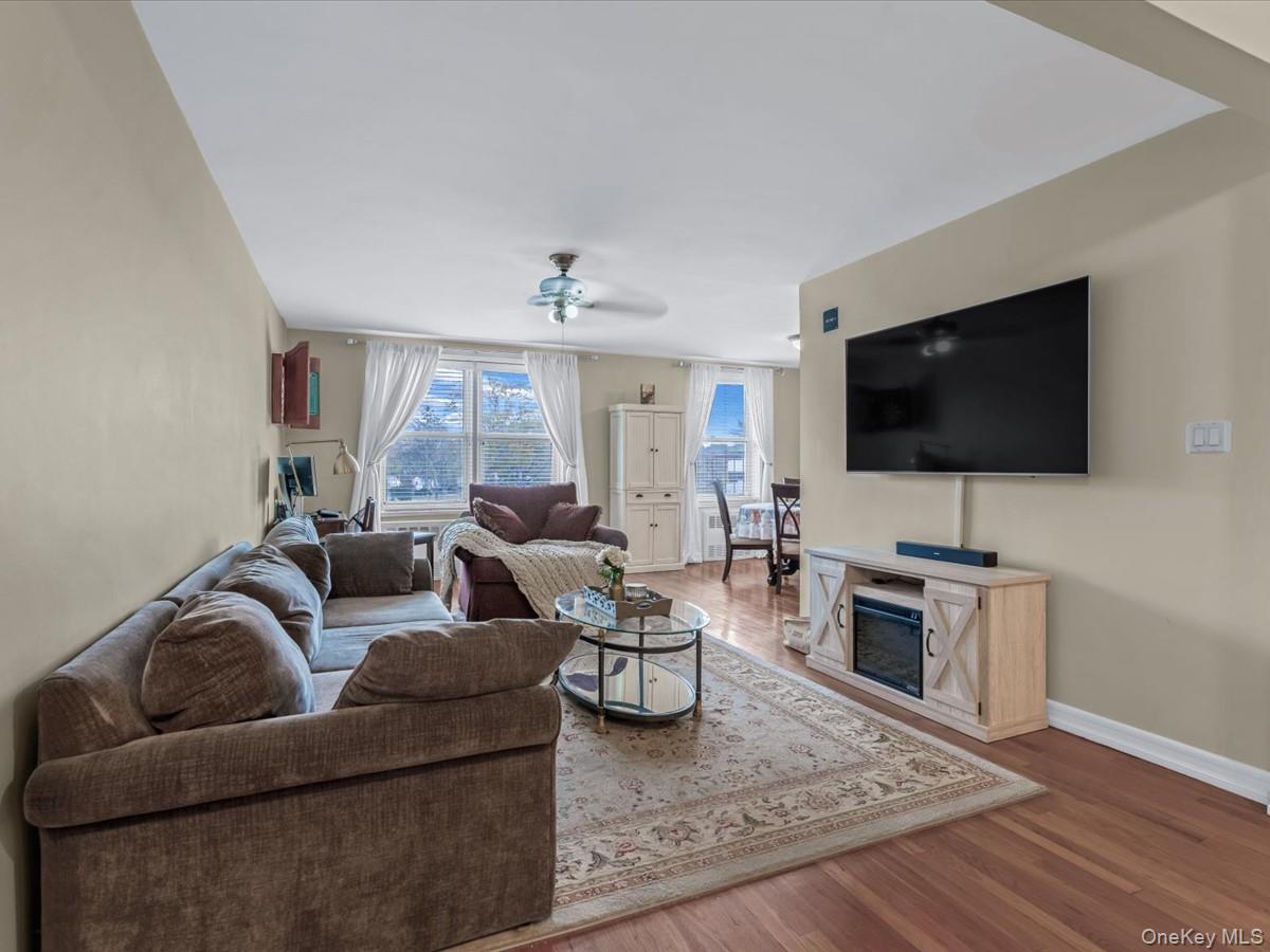 241-20 Northern Boulevard Unit: 6M