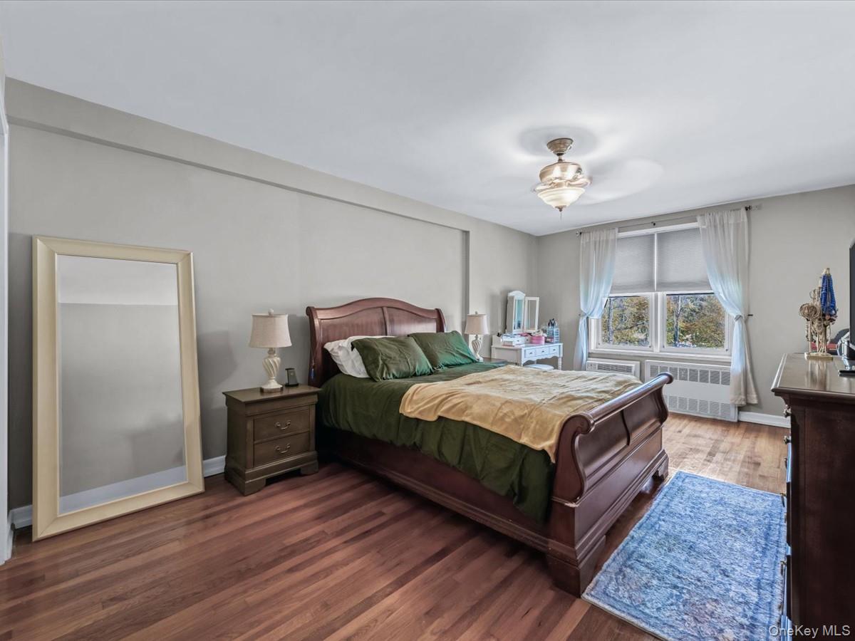 241-20 Northern Boulevard Unit: 6M