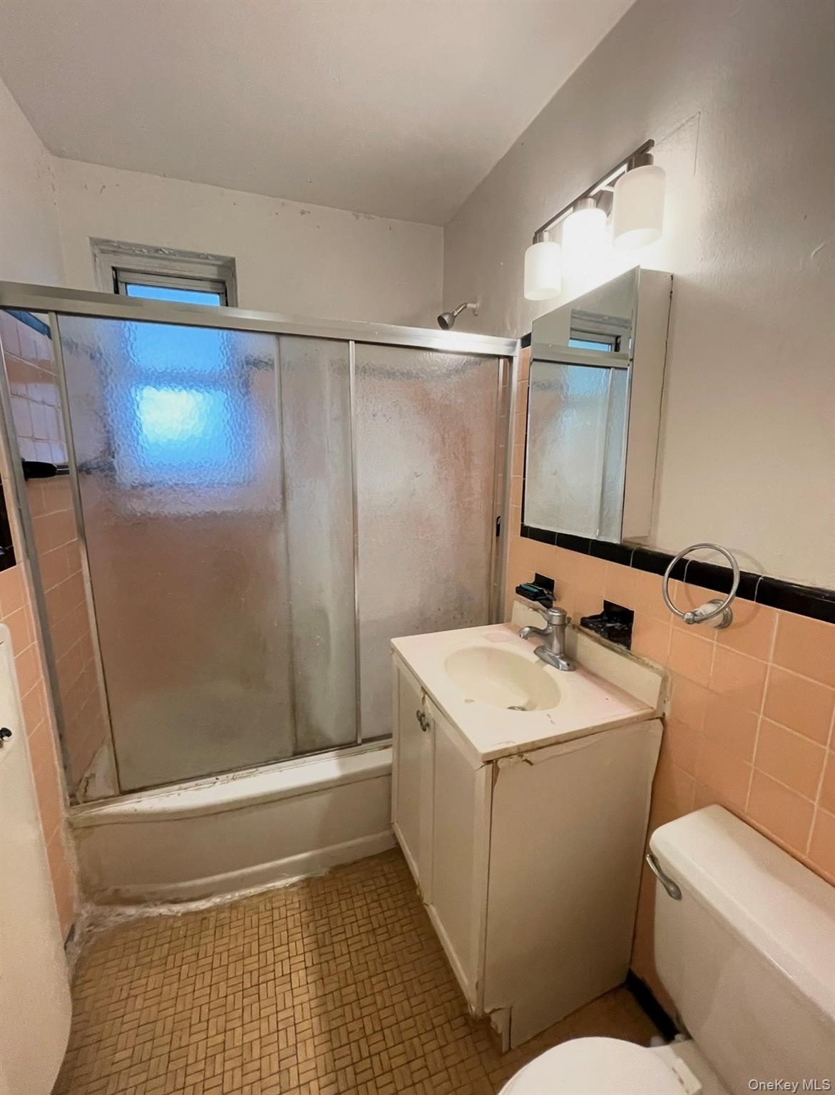 138-33 JEWEL Avenue Unit: 3Q