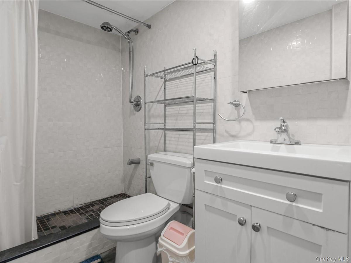 139-35 35th Avenue Unit: 3B