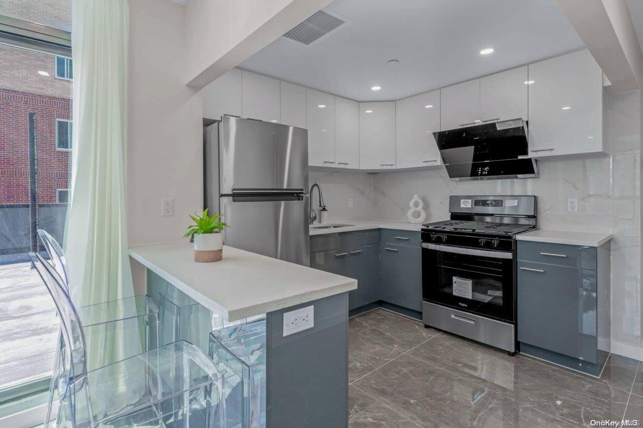 43-30 52 Street Unit: 2B