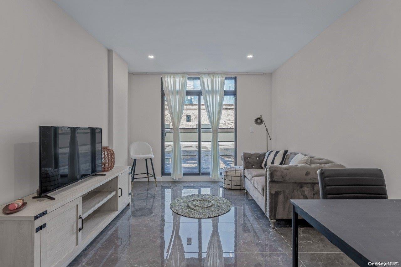 43-30 52 Street Unit: 2B