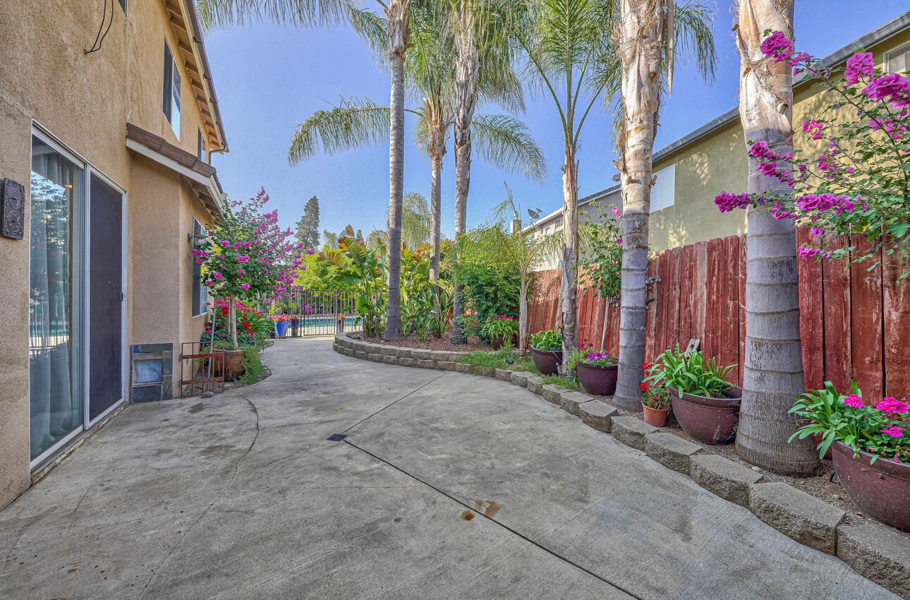 8790 Floral Street