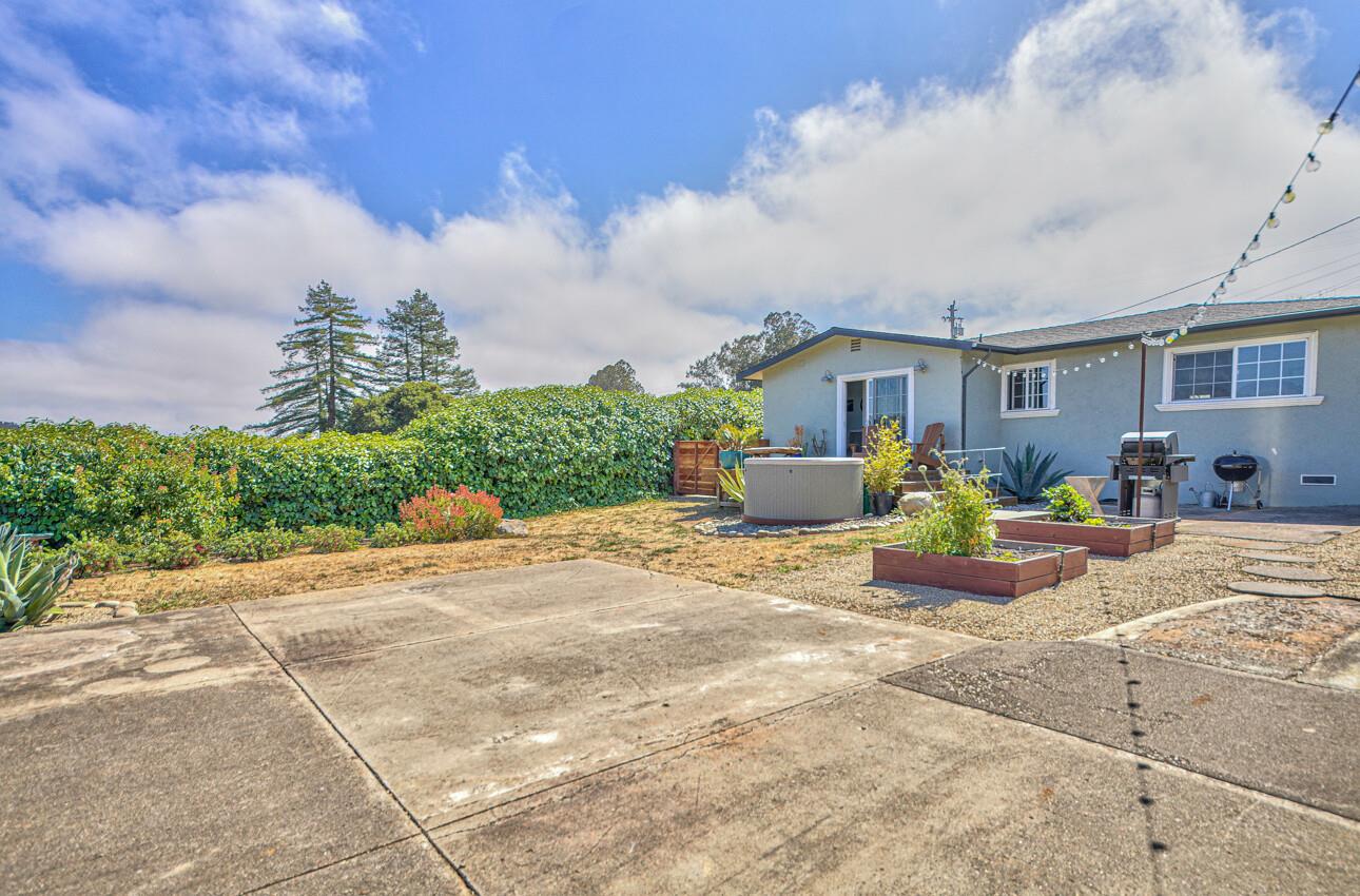 9450 Pollock LN