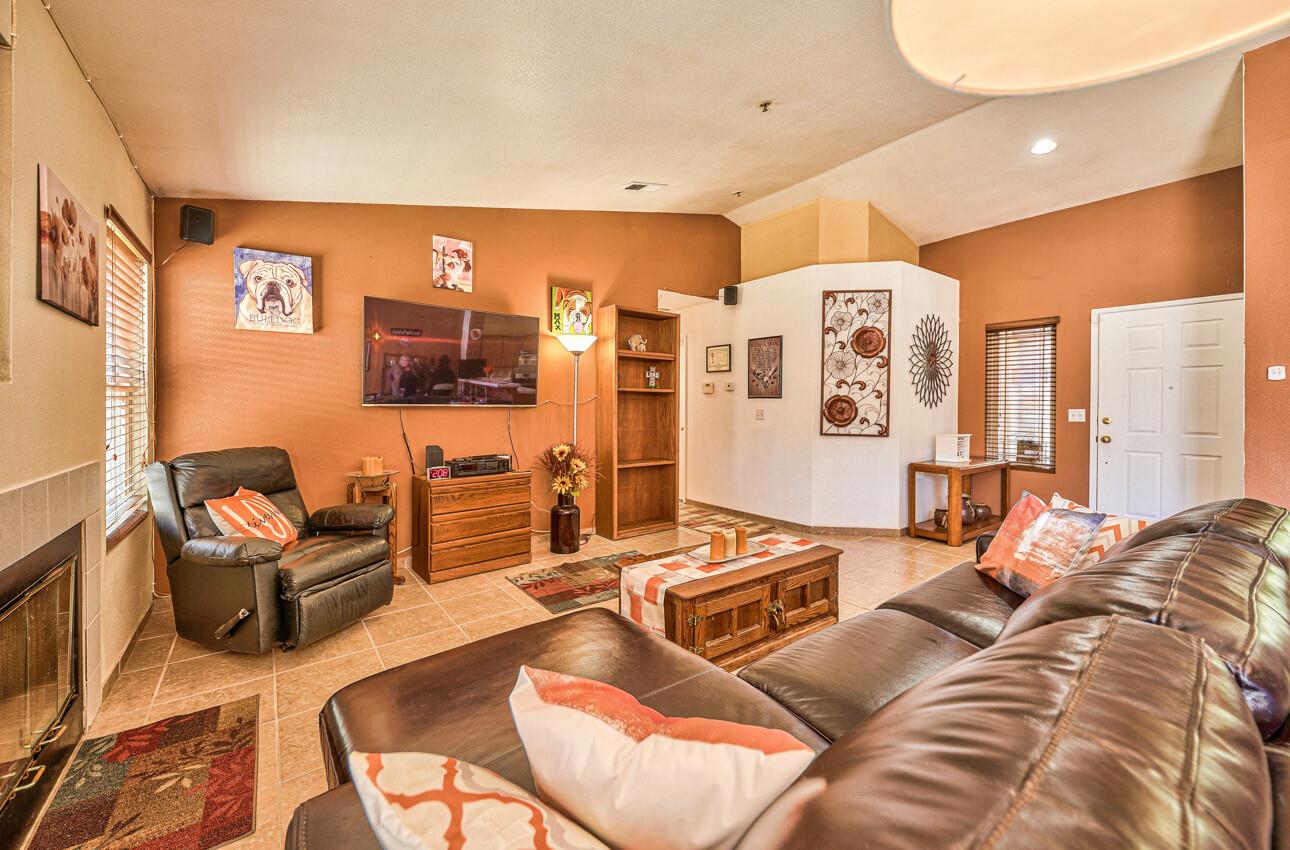 346 Chardonnay DR