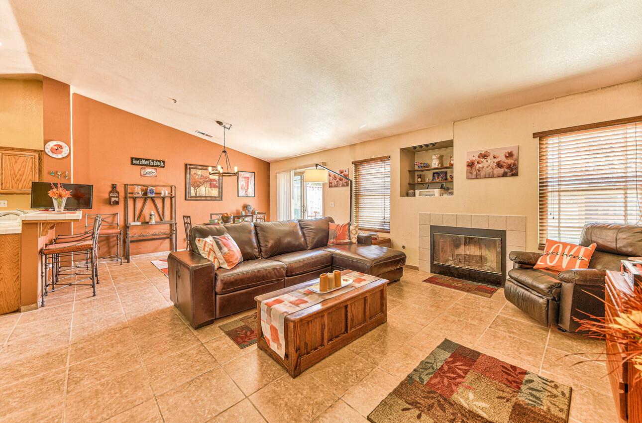 346 Chardonnay DR