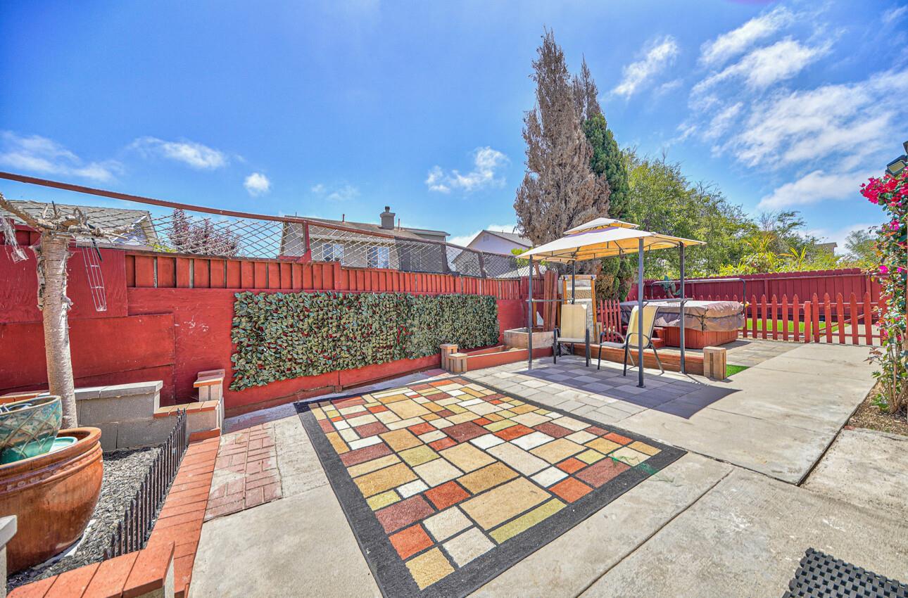 346 Chardonnay DR