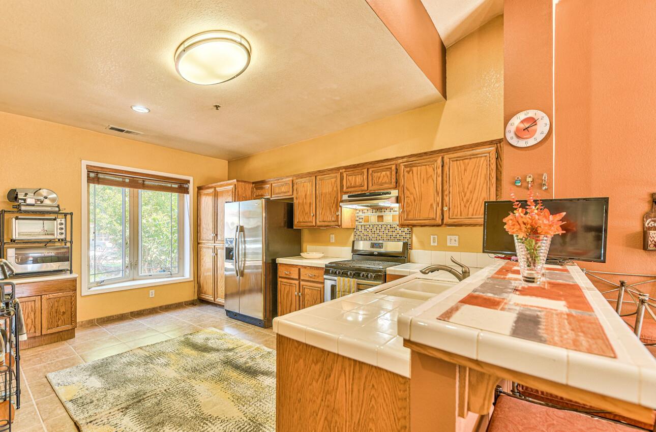 346 Chardonnay DR