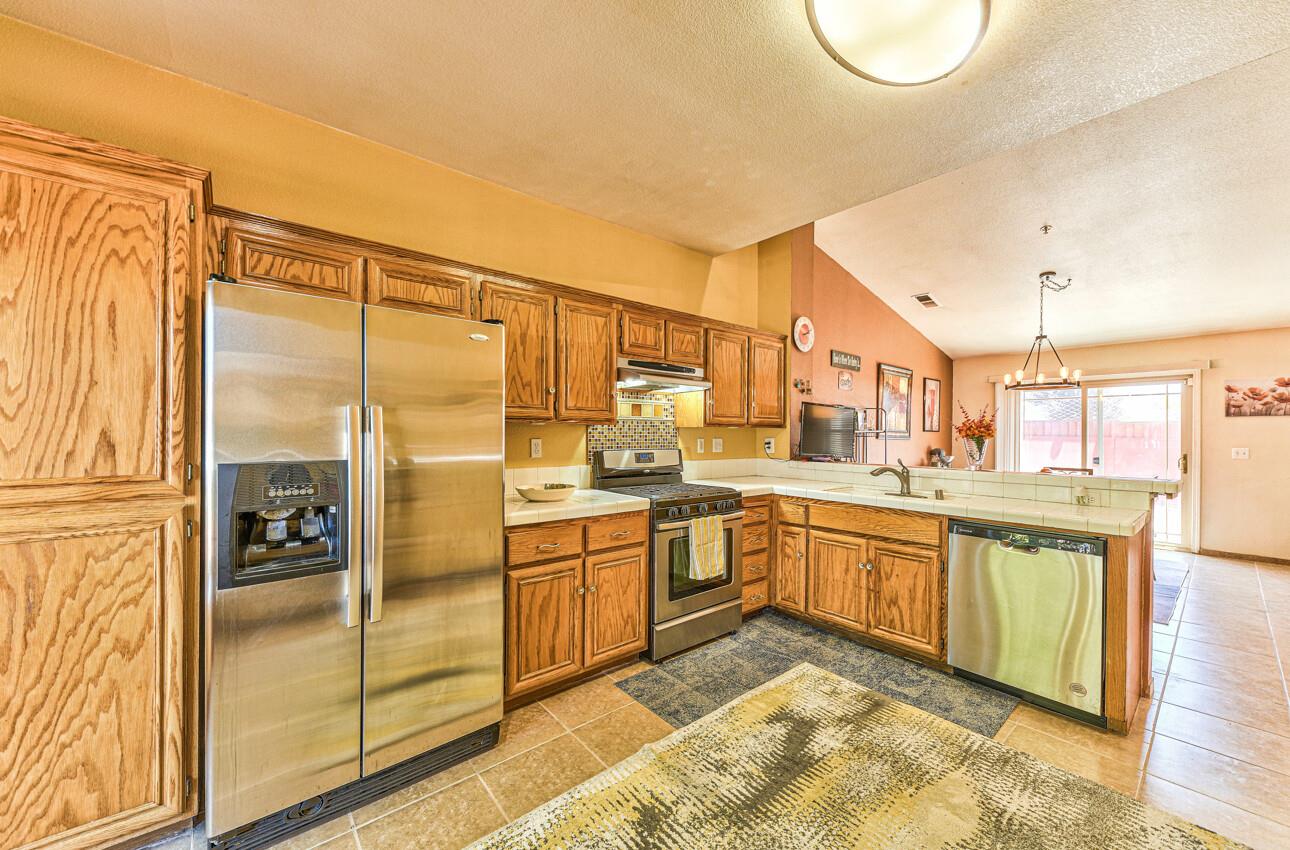 346 Chardonnay DR