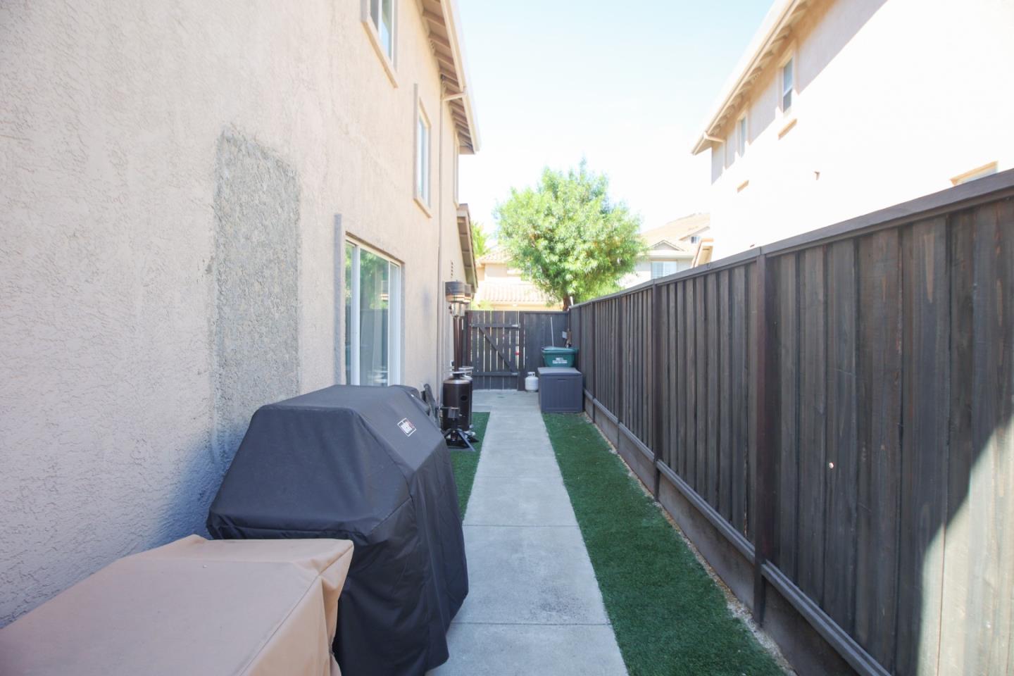 25373 Jasmine CT