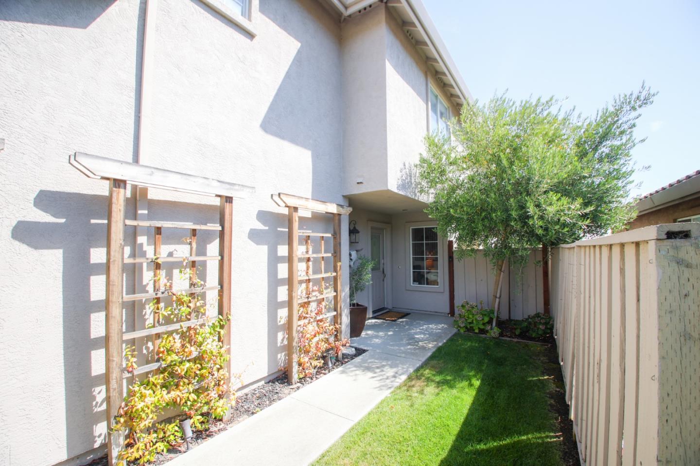 25373 Jasmine CT