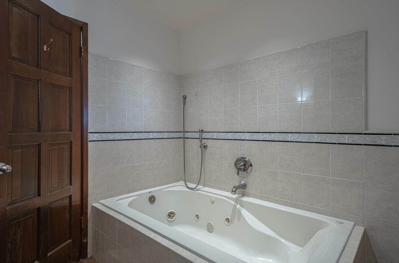 9 Santa Lucia AVE