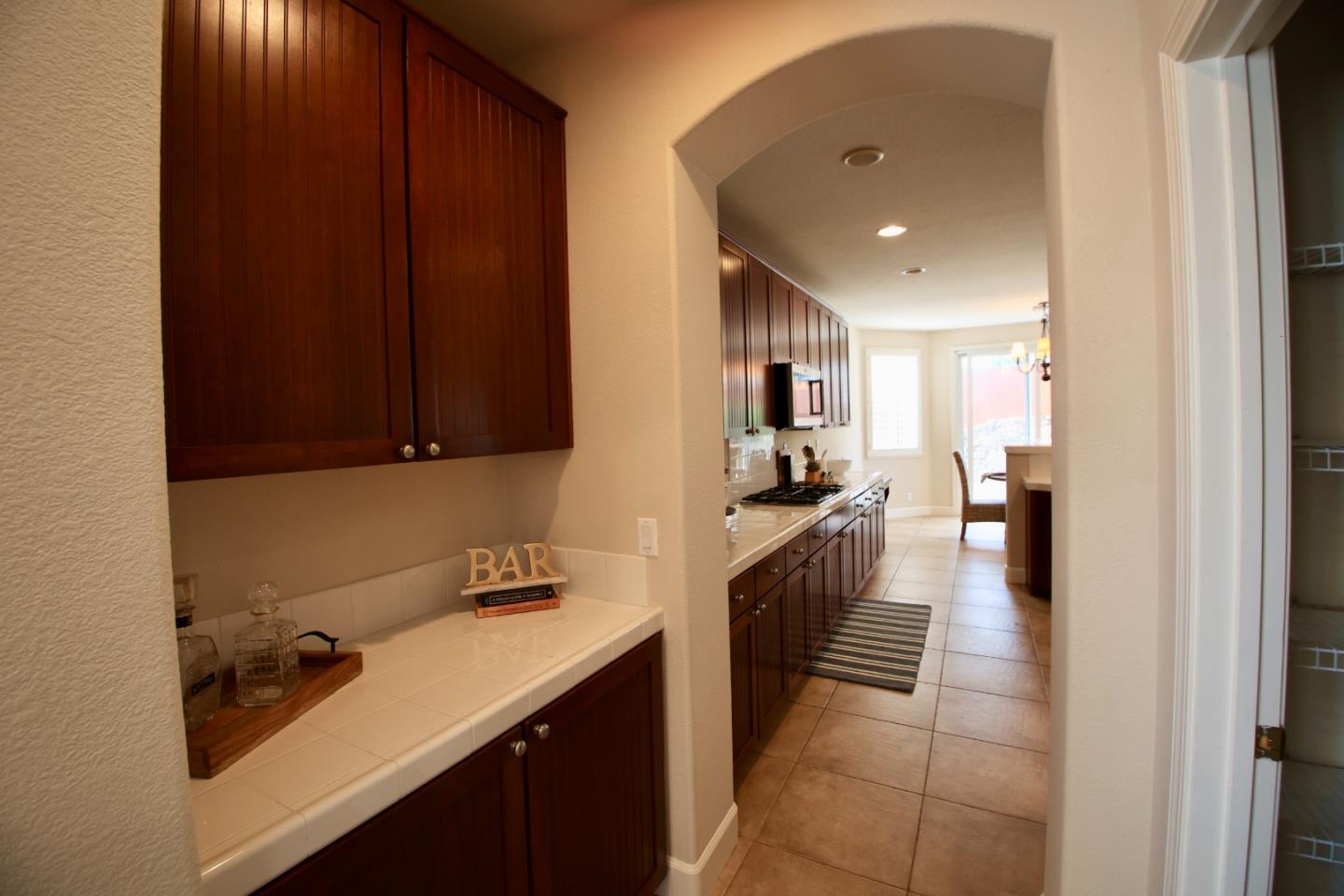 5054 Sunset Vista DR