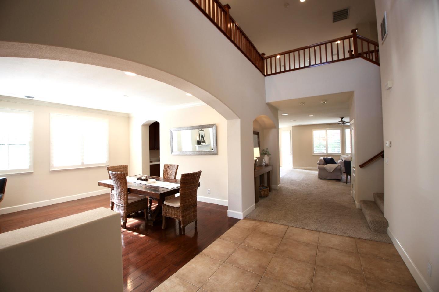 5054 Sunset Vista DR