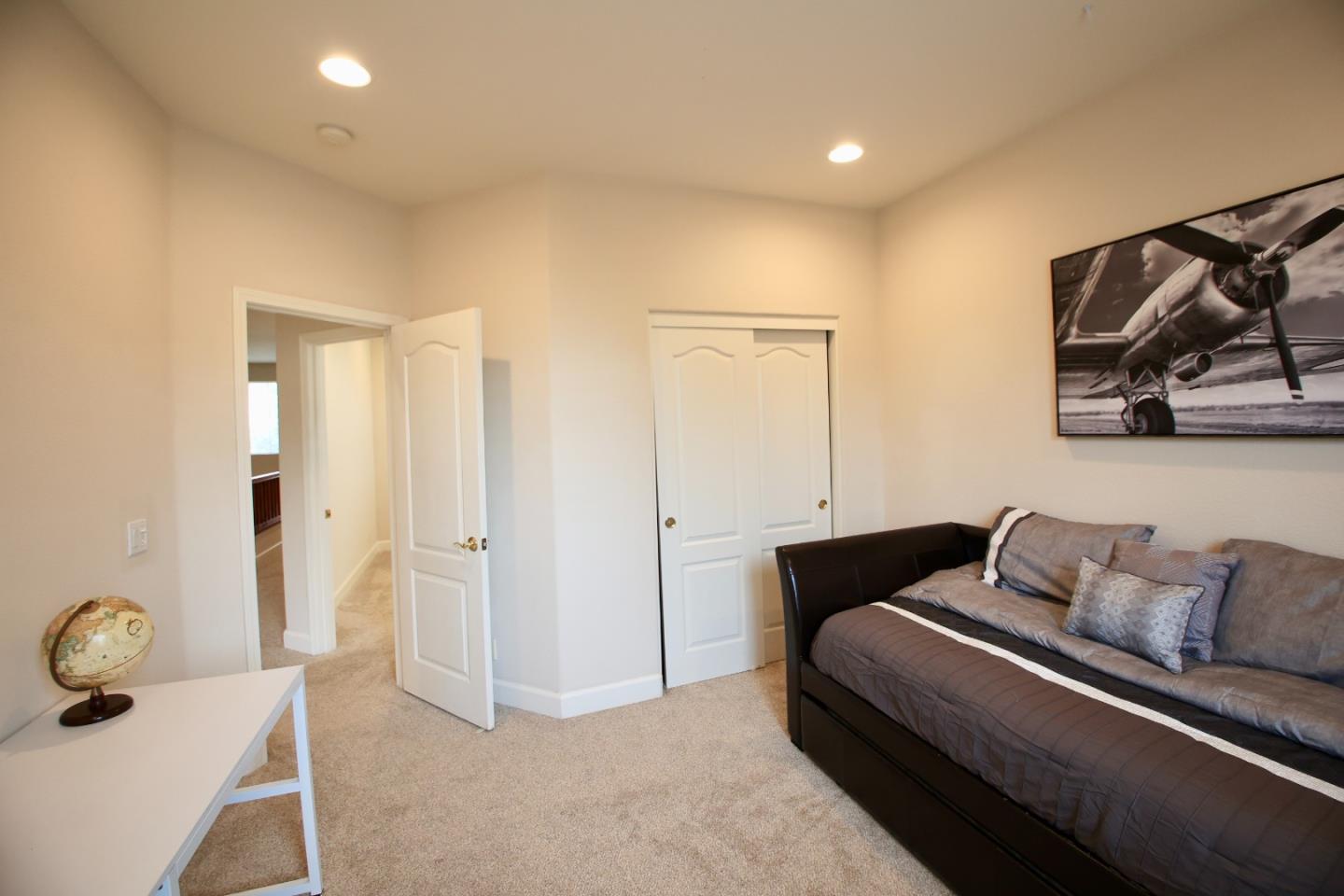 5054 Sunset Vista DR