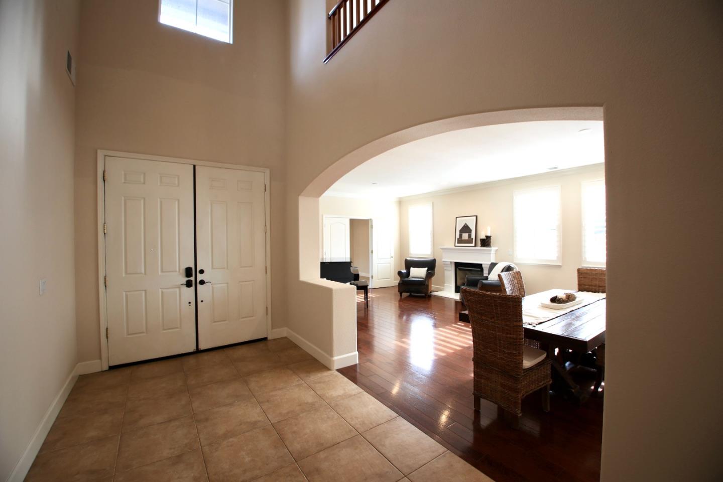 5054 Sunset Vista DR