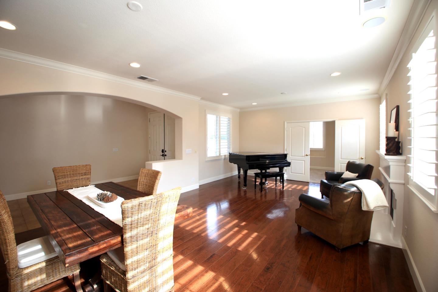 5054 Sunset Vista DR