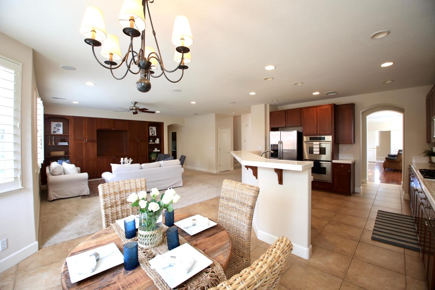 5054 Sunset Vista DR