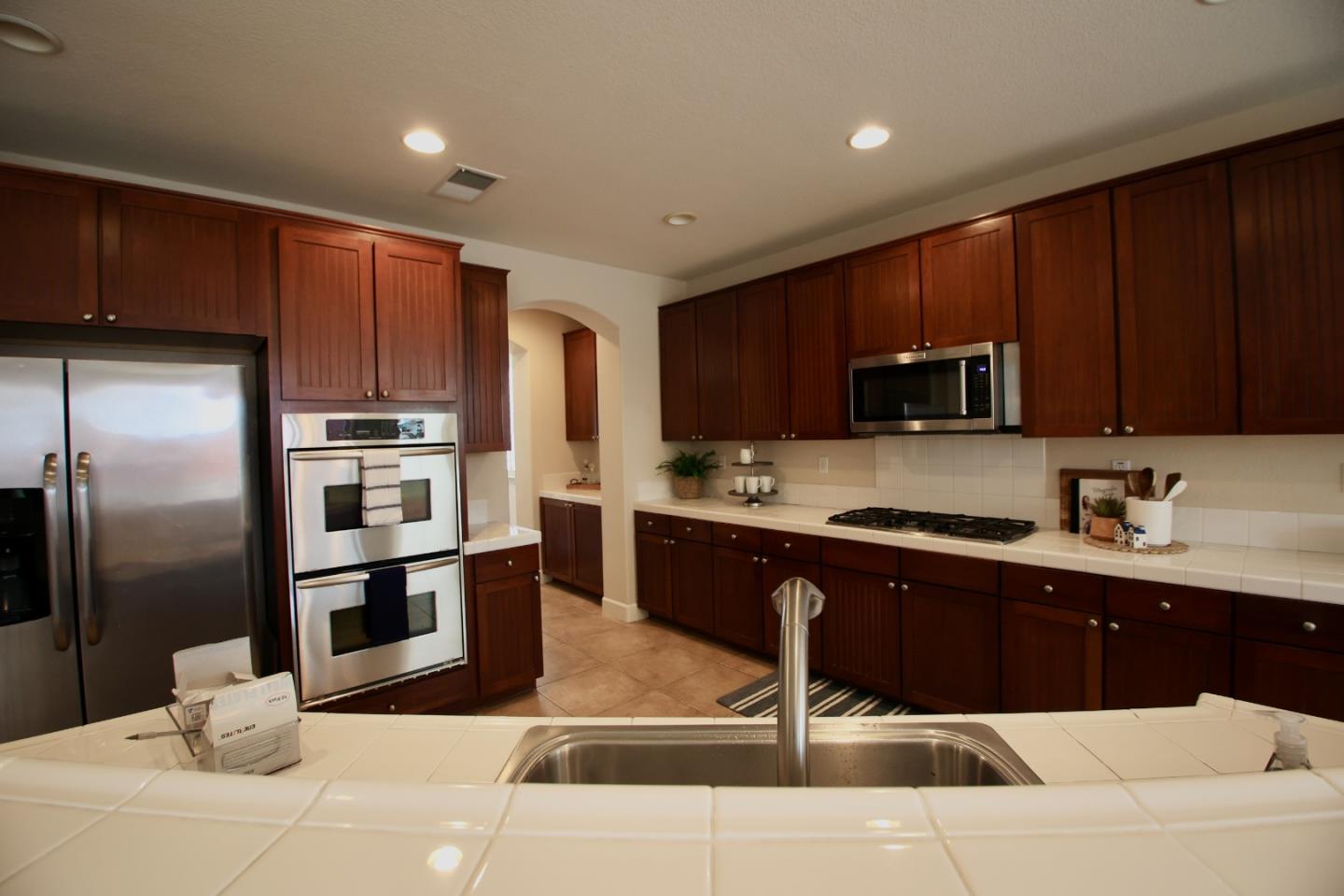 5054 Sunset Vista DR