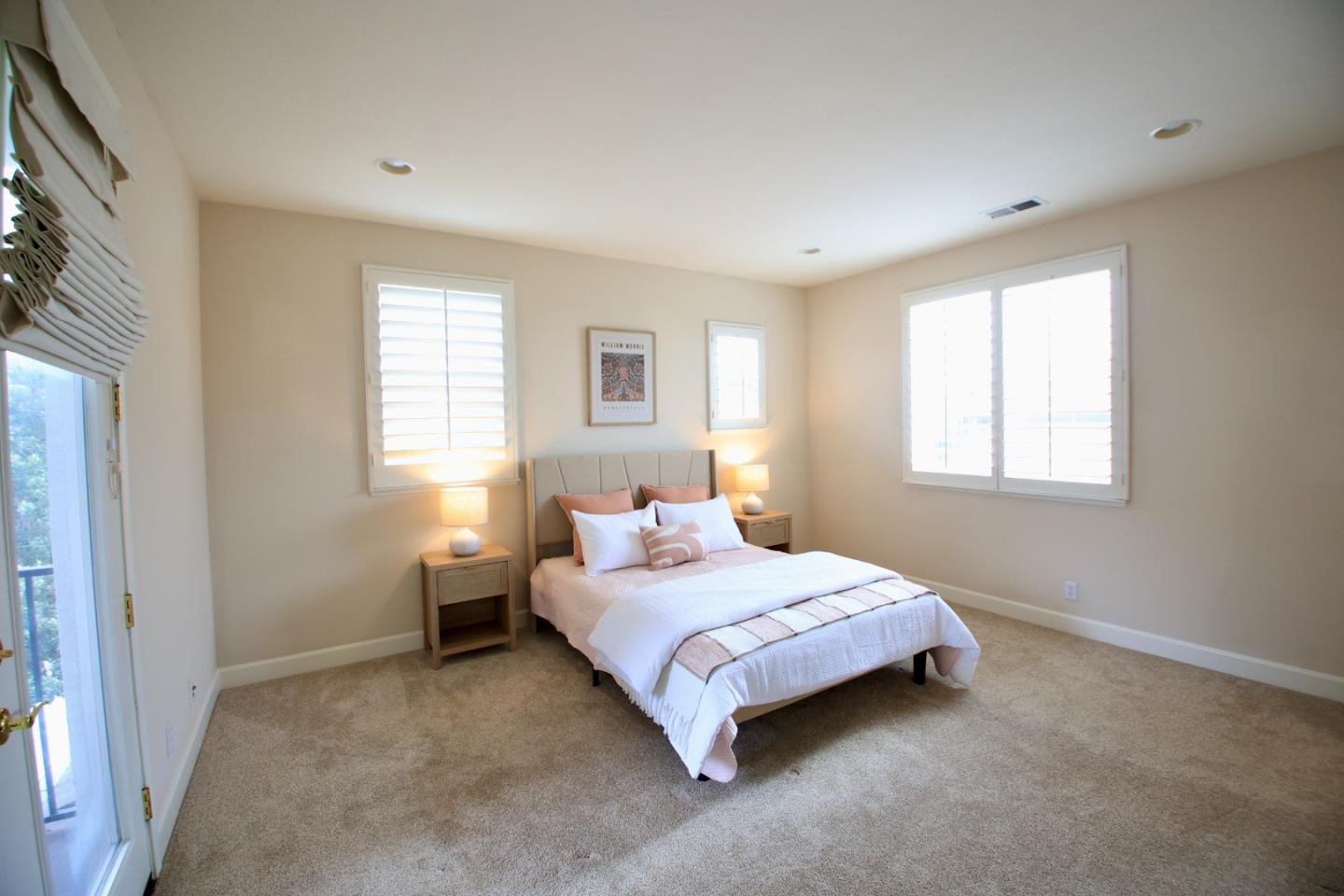 5054 Sunset Vista DR