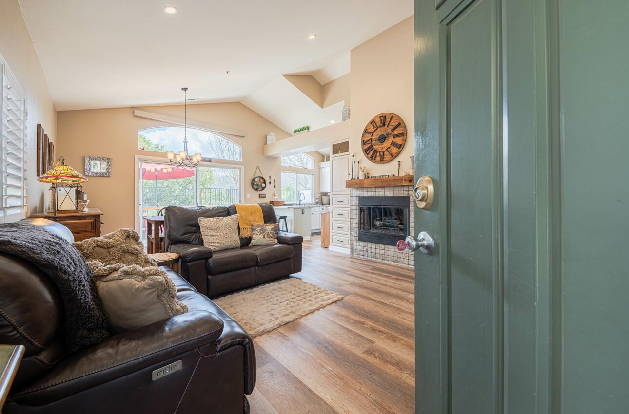 25211 Azalea CT