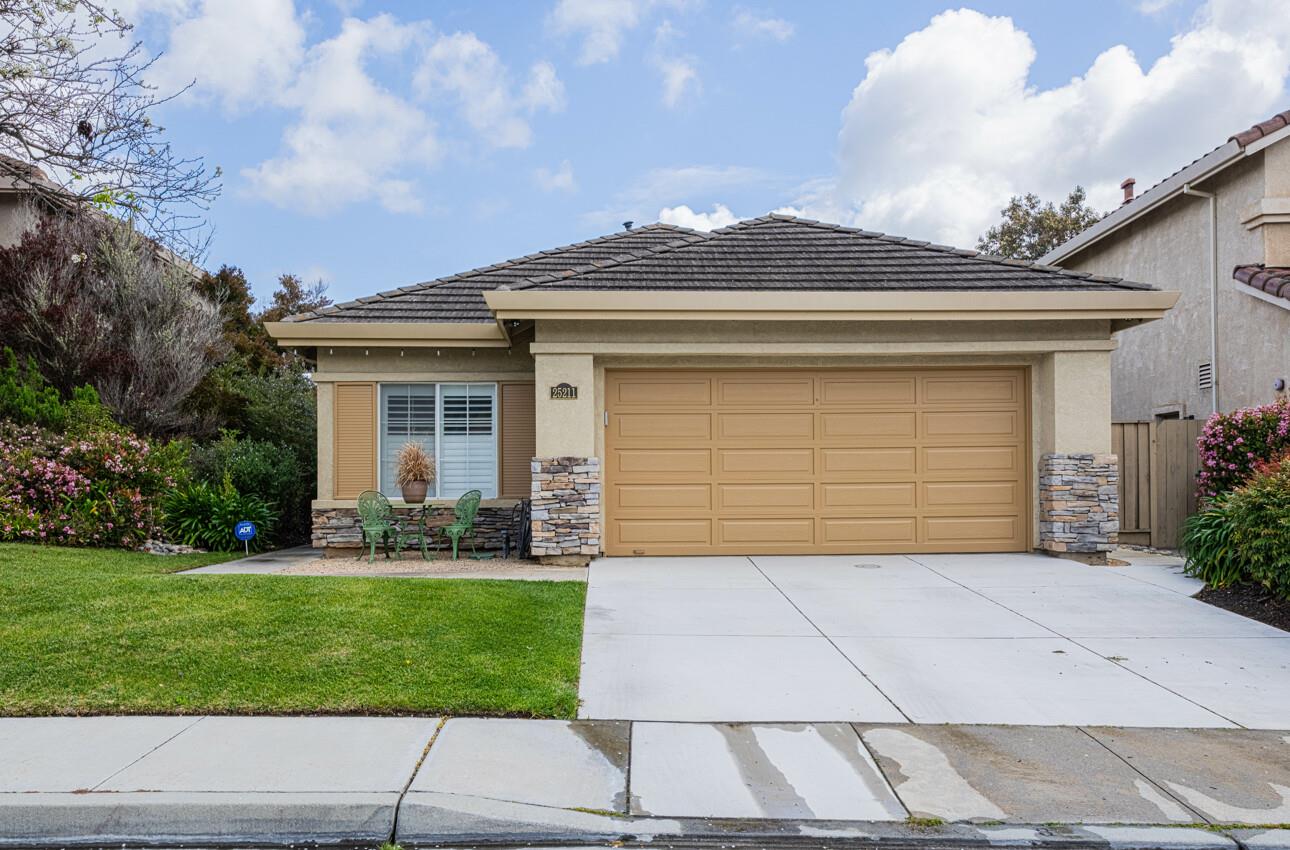 25211 Azalea CT