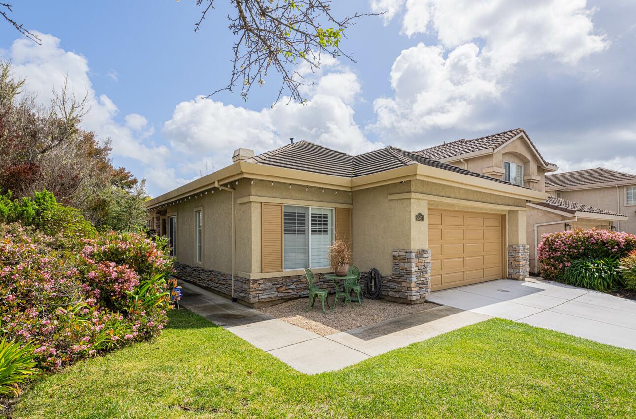 25211 Azalea CT