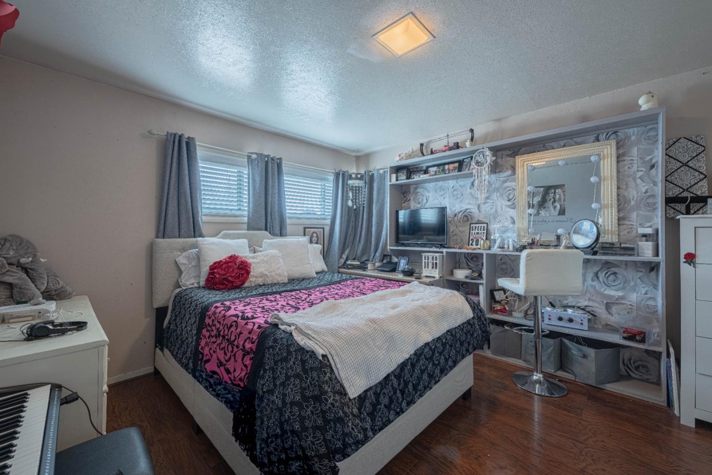 335 Palma DR