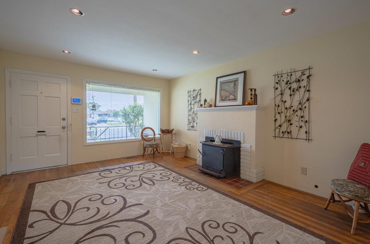 141 Mayfair DR